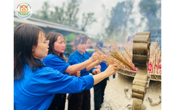 Về nguồn