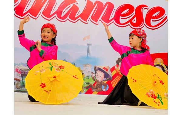 Tự hào em là người Việt Nam